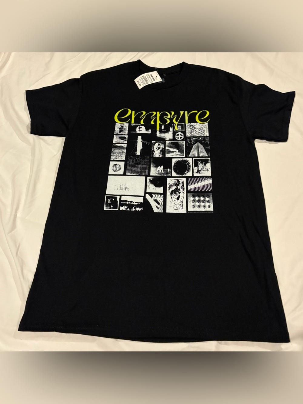 Empyre Graphic Print Black/White Picture   Men’s Size:Medium T-Shirt